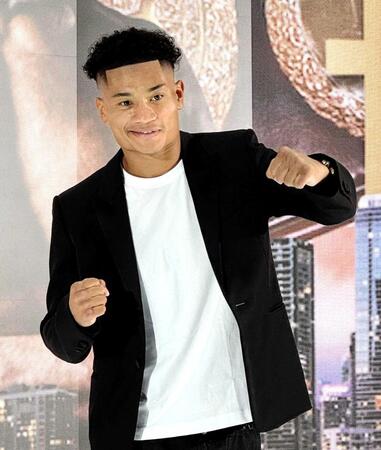 　世界初挑戦が決まり、闘志を燃やす平岡アンディ