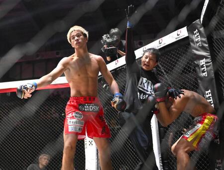 　賢民が太陽（右端）に勝利する（撮影・堀内翔）