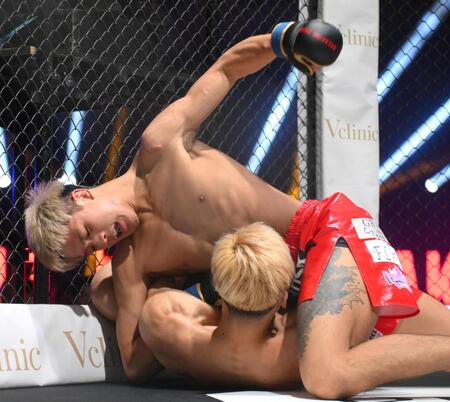 【写真】体重の乗った膝がさく裂！不良達の喧嘩止め続けたセキュリティーが沖縄喧嘩自慢を撃沈