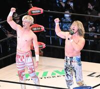 　清宮海斗（左）と棚橋弘至