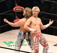 　棚橋弘至（左）と清宮海斗