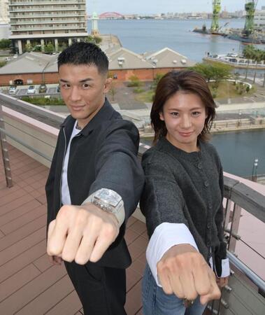 　大会をＰＲする萩原京平（左）とケイト・ロータス（撮影・神子素慎一）