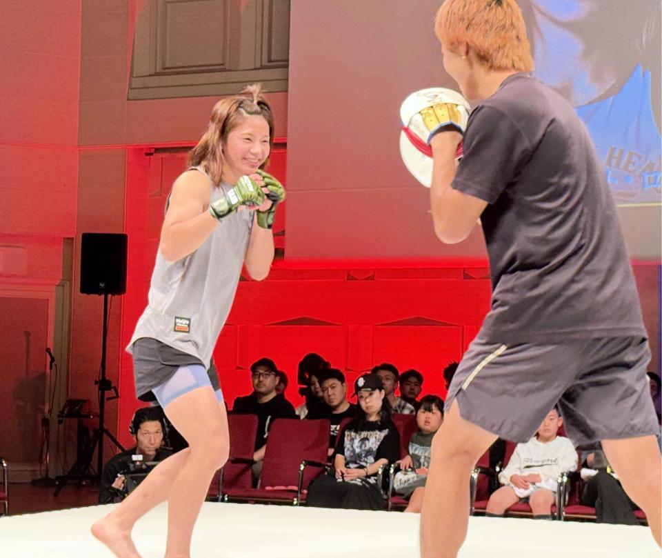 　ＲＩＺＩＮ神戸大会の合同公開練習に参加したケイト・ロータス