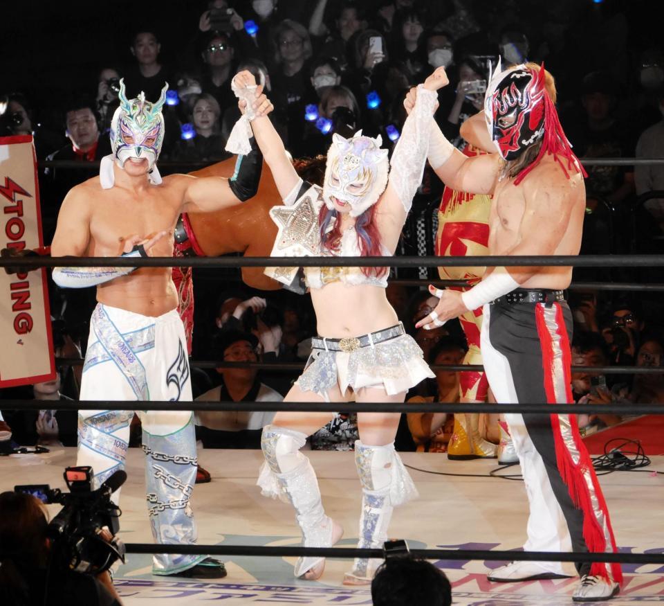 　メインを締めた（左から）ドラゴン・キッド、スターライト・キッド、エル・デスペラード