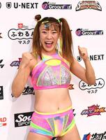 　ポーズを決めるフワちゃん＝２２年１０月