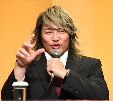 　引退試合でオカダ・カズチカと対戦する棚橋弘至（撮影・佐藤厚）