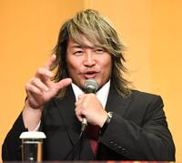 　引退試合でオカダ・カズチカと対戦する棚橋弘至（撮影・佐藤厚）