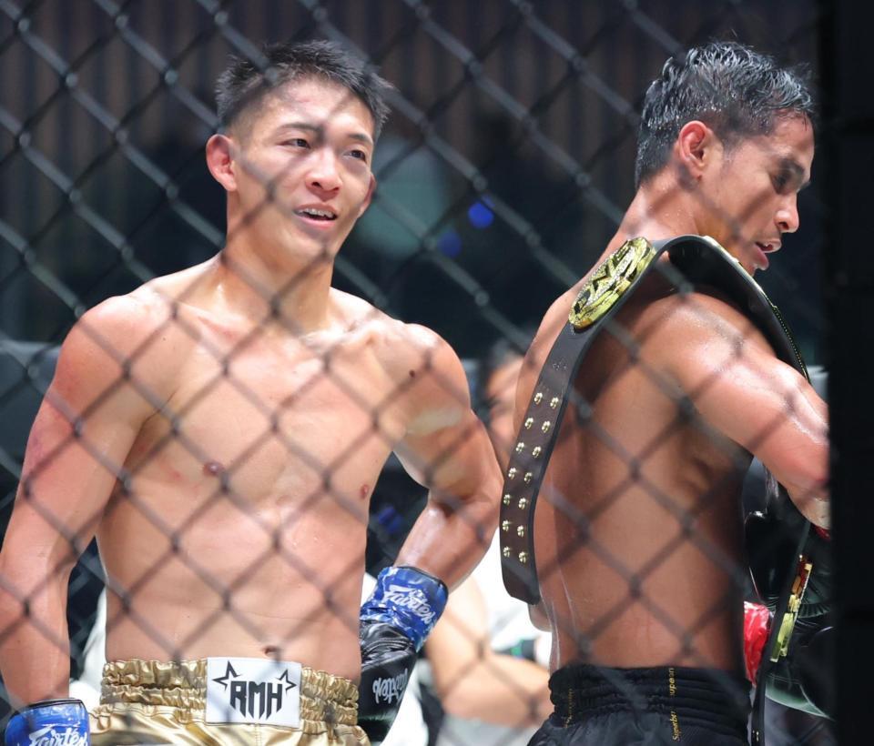 　スーパーボンに敗れた野杁正明（左）＝撮影・吉澤敬太