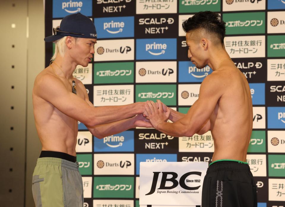 　健闘を誓う那須川天心（左）と井上拓真（撮影・金田祐二）