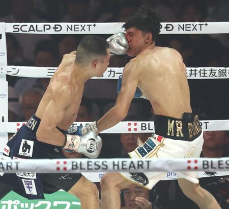 　３回、ホセ・カルデロンに強烈なフックを打ち込む増田陸（撮影・金田祐二）