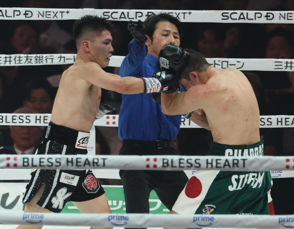 　８回、カルロス・クアドラスにＴＫＯ勝利の坪井智也（撮影・金田祐二）