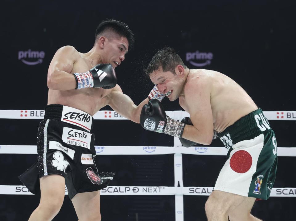 　８回、カルロス・クアドラスを攻める坪井智也（撮影・石井剣太郎）