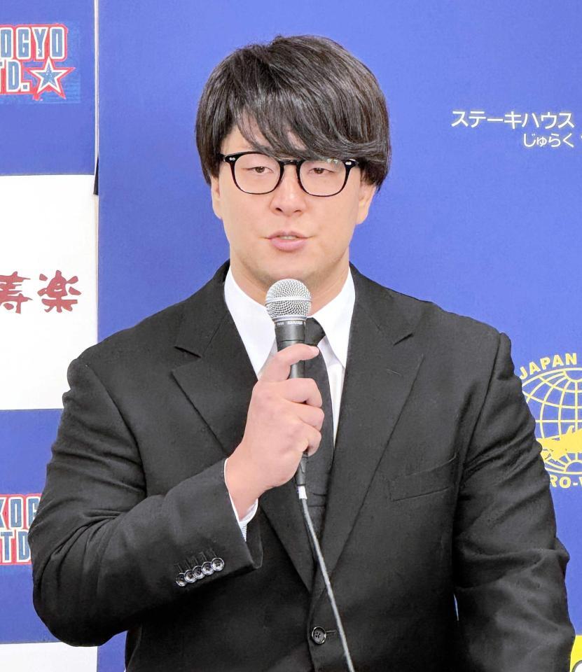 　免許切れのまま交通事故を起こしたことを報告し、謝罪した青柳