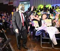 　入場する初代タイガーマスク