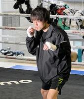 　公開練習を行った桑原拓