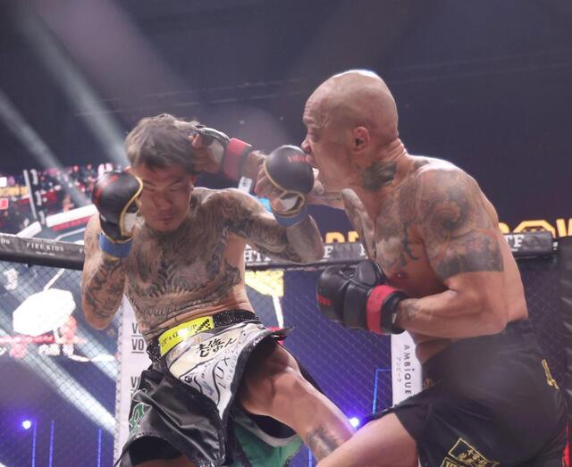 大阪喧嘩自慢 壮絶大の字でリングに沈む