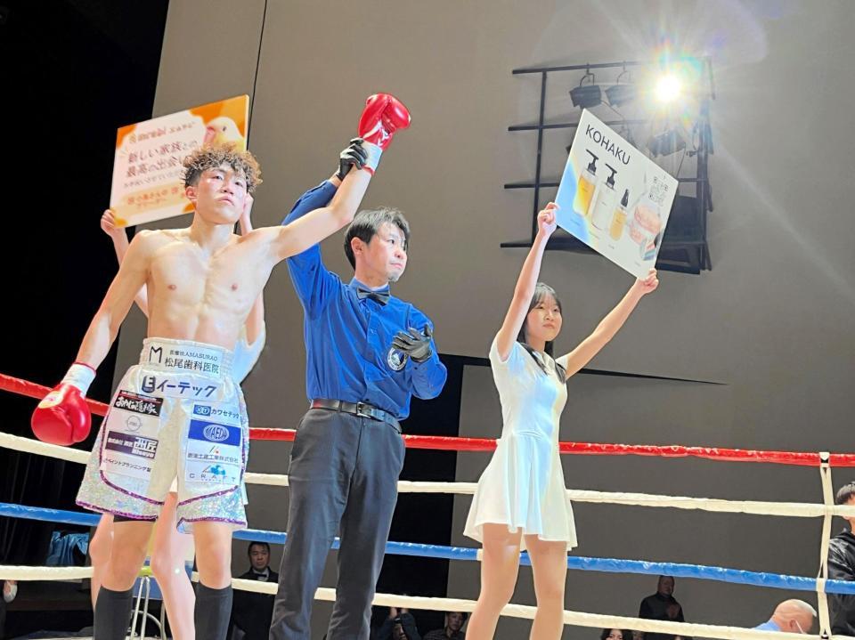 　８回ＴＫＯ勝ちした中山慧大