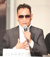 　堤聖也戦へ向けて決意を語るノニト・ドネア（撮影・園田高夫）