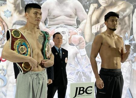 　計量をともにクリアした森脇唯人（右）とユン・ドクノ