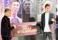 　対戦する渡辺海（右）と新井志道