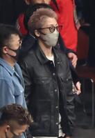 　観戦する井上尚弥（撮影・金田祐二）