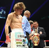 　敗れた桑原拓（撮影・佐々木彰尚）