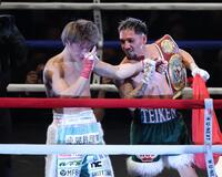 　アンソニー・オラスクアガに敗れた桑原拓（撮影・金田祐二）