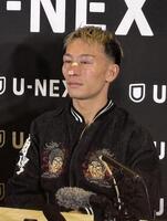 　試合後の会見に出席した堤聖也