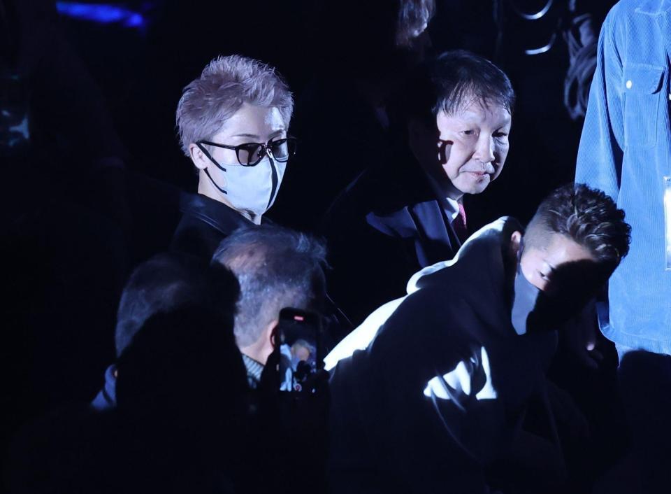 　観戦する井上尚弥（撮影・金田祐二）