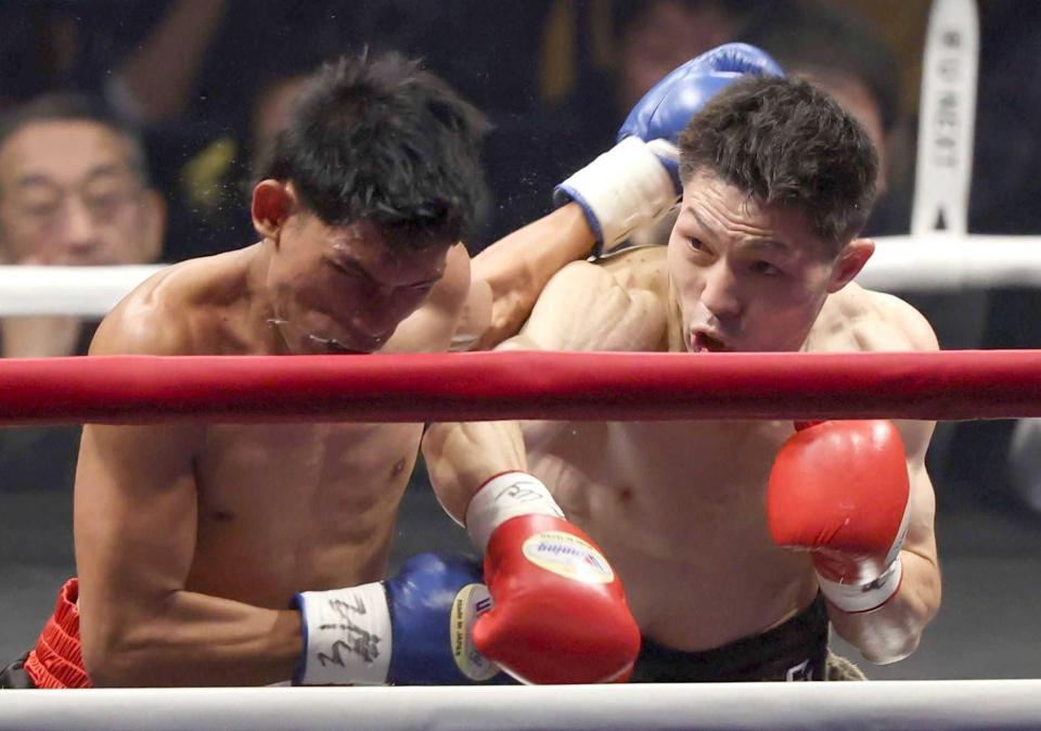 　３回、ヴィンセント・ラカールを攻めるユーリ阿久井政悟