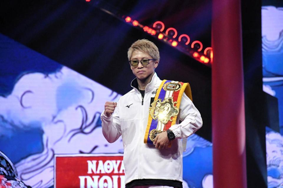 　サウジアラビア興行の公式イベントに登場し、リング誌のベルトを持つ井上尚弥