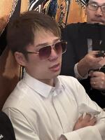 　会見する寺地拳四朗