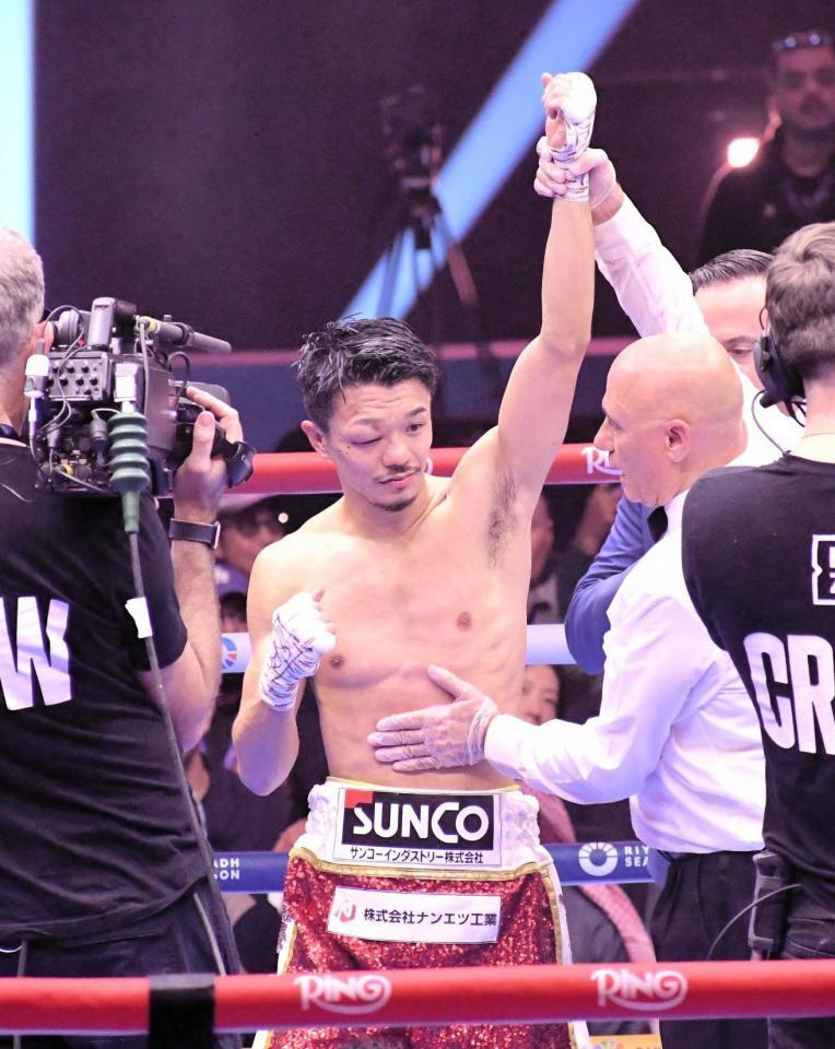 　スーパーバンタム級での初戦で苦戦しながらも判定勝ちした中谷潤人