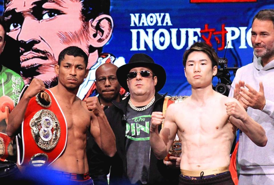 　２６日の公開計量で向かい合ったウィリバルド・ガルシア（左）と寺地