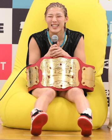 　試合を振り返る伊澤星花（撮影・堀内翔）