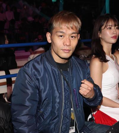 井岡一翔の井上拓真戦希望に苦笑い？リングサイドでＷＢＡ王者が両手を振って対戦アピール