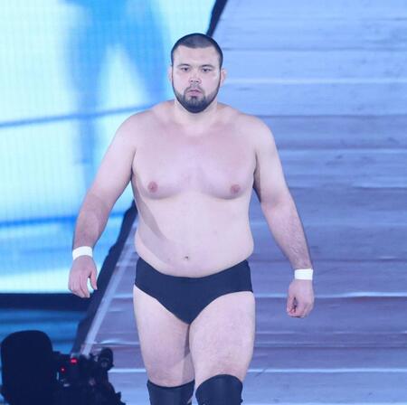 【動画】ウルフ満点以上のプロレスデビュー! EVIL奇襲も迫力満点エルボー応酬で反撃