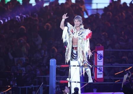 　入場しポーズをきめる棚橋弘至（撮影・金田祐二）