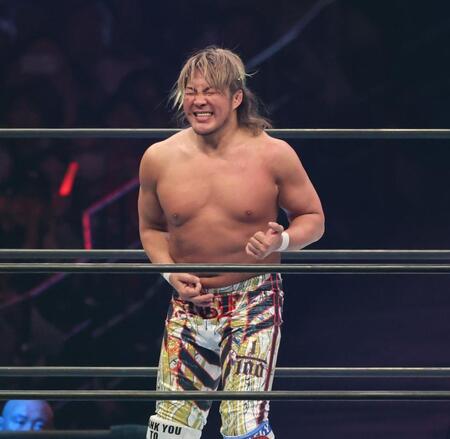 　エアギターを見せる棚橋弘至（撮影・金田祐二）