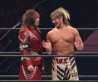 　内藤哲也と言葉を交わす棚橋弘至（撮影・金田祐二）