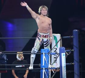 　コーナーで感極まる棚橋弘至（撮影・金田祐二）