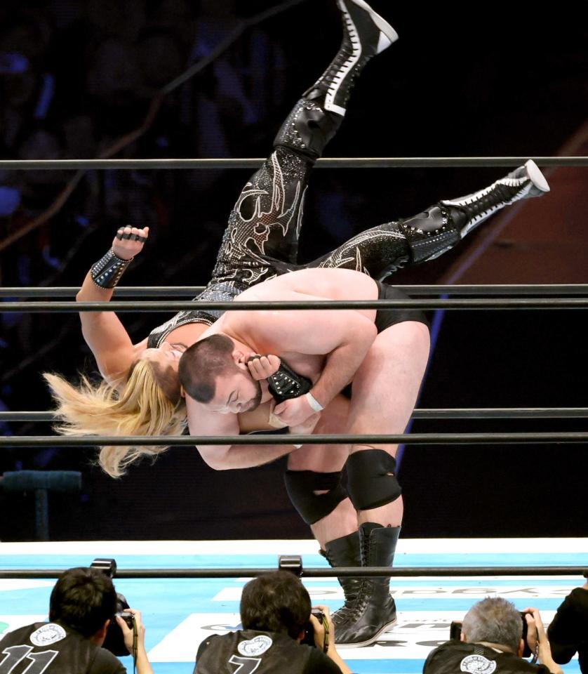 　ＥＶＩＬを投げるウルフアロン