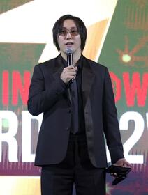 　「ＢＲＥＡＫＩＮＧ　ＤＯＷＮ　ＡＷＡＲＤ　２０２５」にてスピーチする溝口勇児ＣＯＯ（撮影・伊藤笙子）