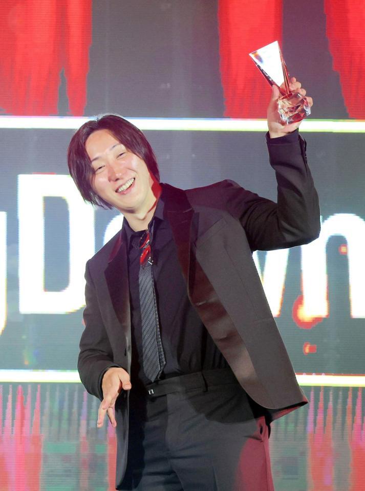 Ｍｒ．ＢｒｅａｋｉｎｇＤｏｗｎ賞を受賞した溝口勇児ＣＯＯ