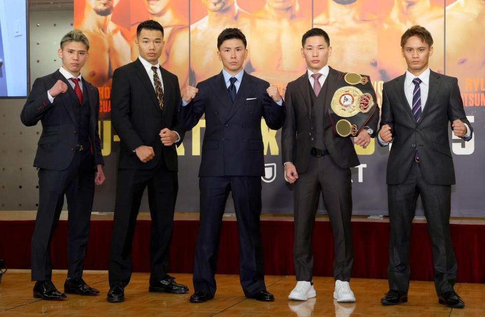 健闘を誓う（左から）飯村樹輝弥、増田陸、岩田翔吉、松本流星、高田勇仁（撮影・金田祐二）