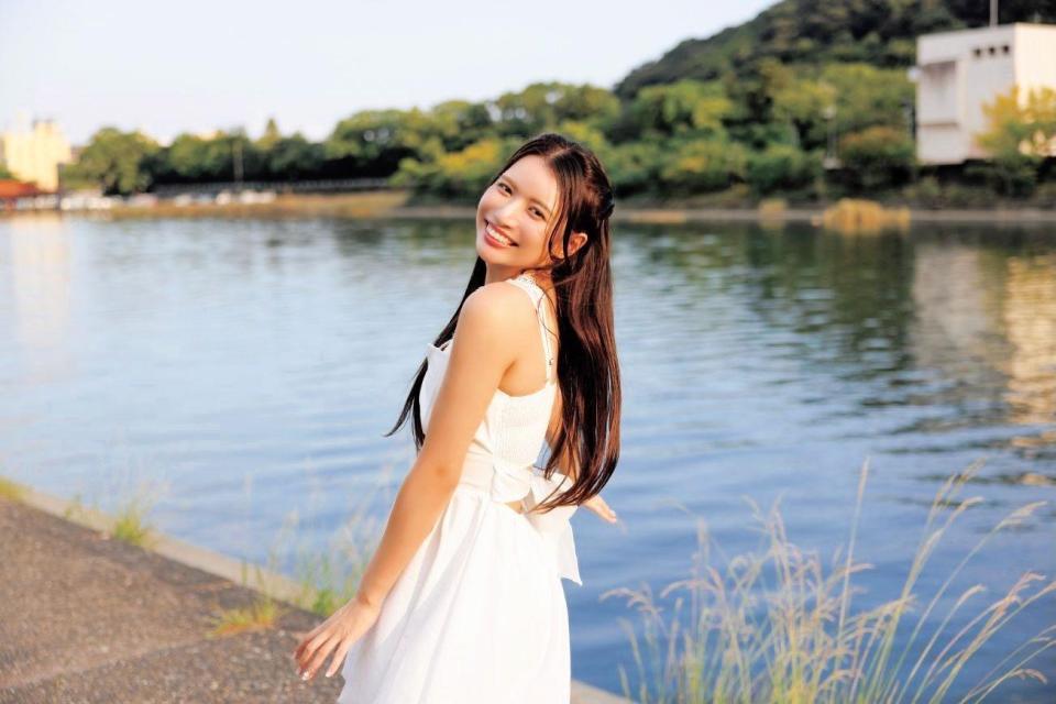 藤渡小百合ファースト写真集「ノーガード」（玄光社刊、撮影・清田大介）より