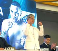 会見の前に気合いが入る那須川天心（撮影・堀内翔）