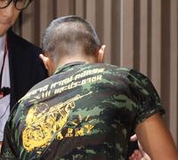 前日計量に臨むノックアウト・ＣＰ・フレッシュマート（撮影・西岡正）