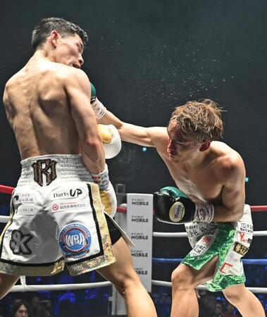 ５回、松本流星㊧を攻める高田勇仁