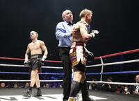 アンソニー・オラスクアガに敗れた飯村樹輝弥（撮影・石井剣太郎）